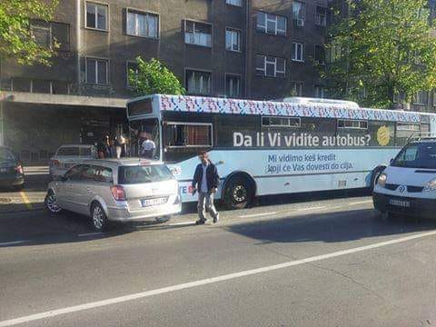 Natpis na autobusu